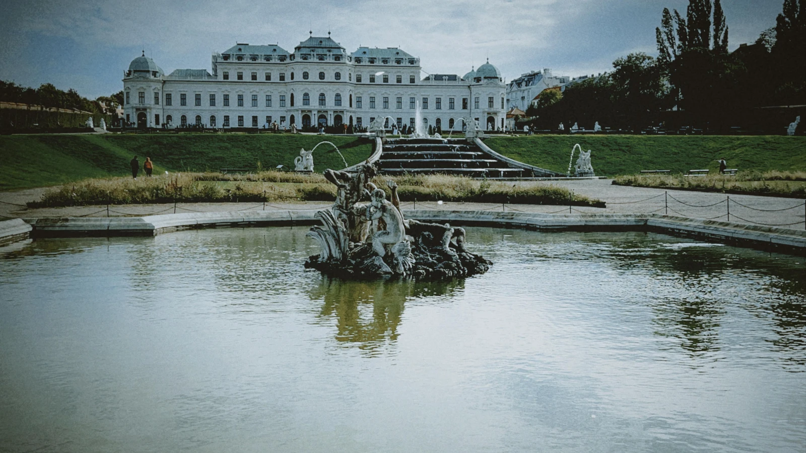 Vienna car hire near grand architecture Vienna car hire near grand architecture for sightseeing